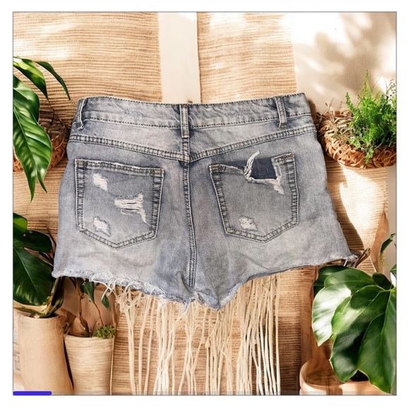Miss Two -I’m so Destroyed Jean short-Mid Rise- EUC -Sz 30 -love them ! 🫶 ☀️ 🫶 - Picture 4 of 15